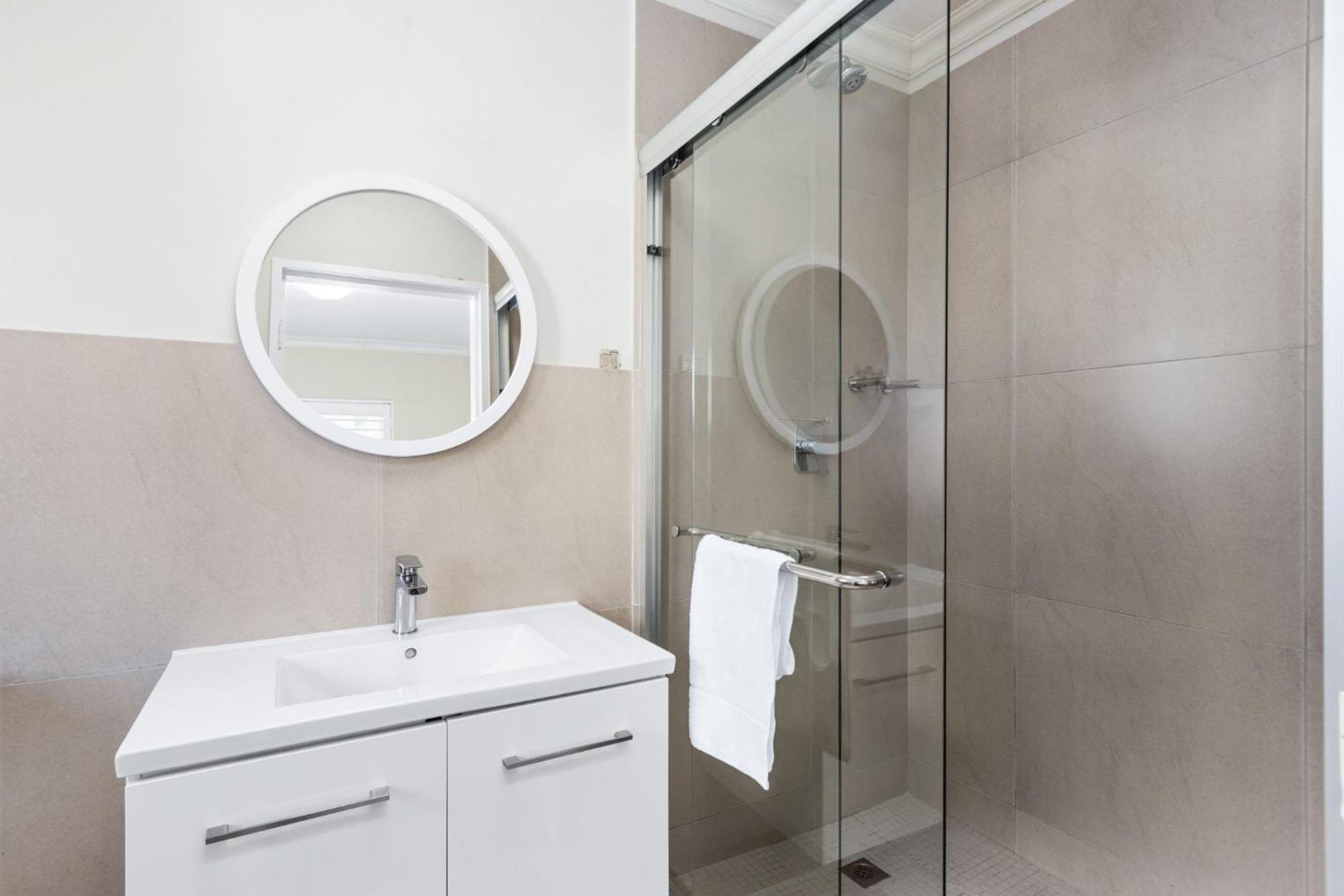 Mayfair 246 By Host Agents * Cape Town